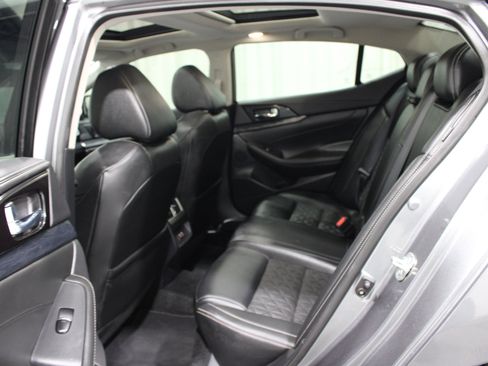 Used 2019 Nissan Maxima Platinum w/ Sport Mat Group FWD image 23