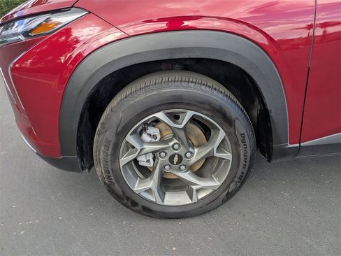 Used 2025 Chevrolet Trax LT w/ LT Convenience Package image 13