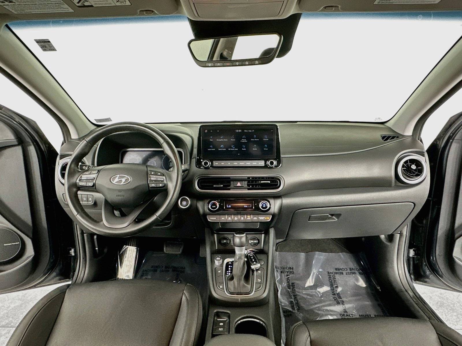 Certified 2022 Hyundai Kona Limited FWD image 11