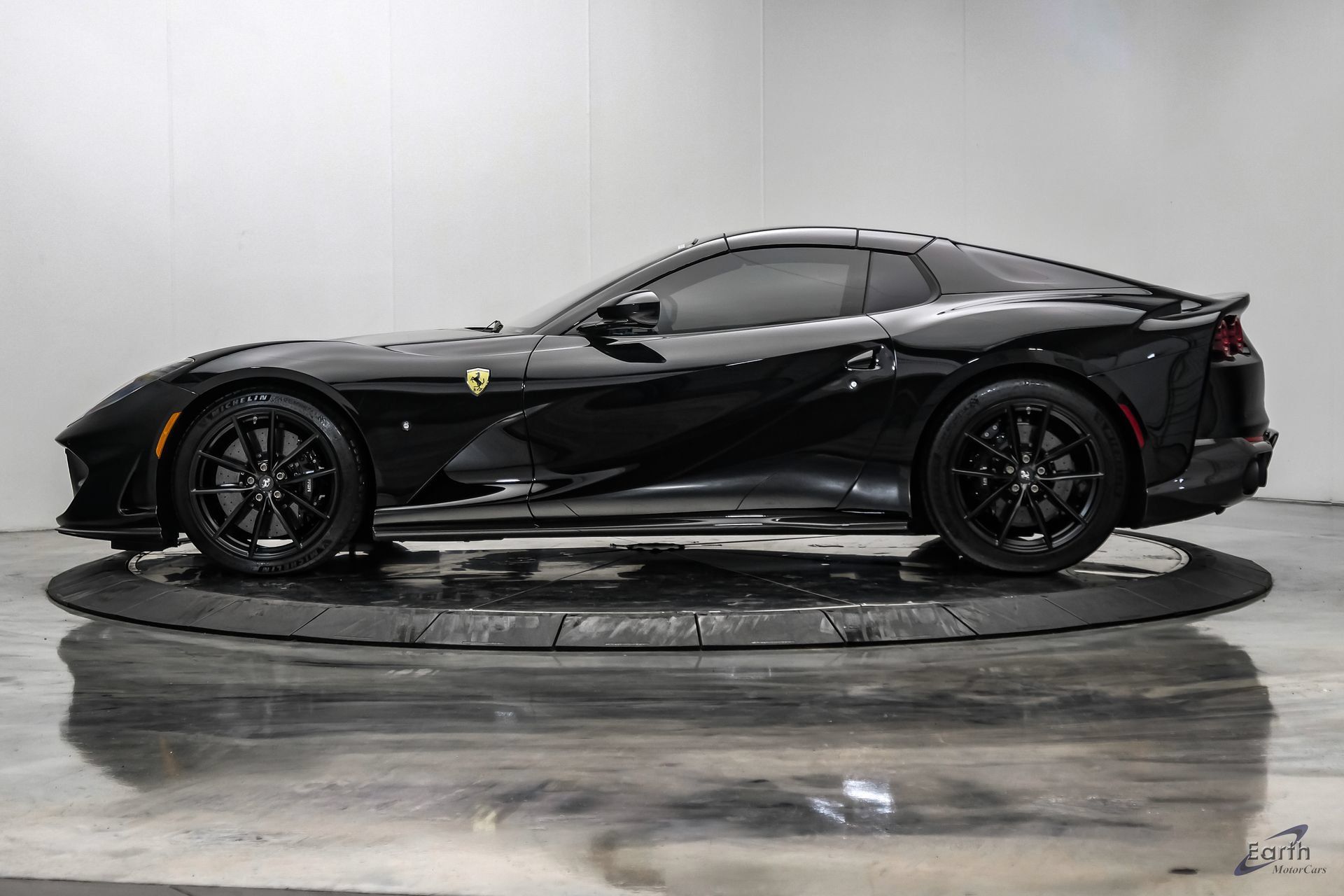 Used 2022 Ferrari 812 GTS RWD image 10