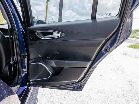 Used 2018 Alfa Romeo Giulia AWD image 13