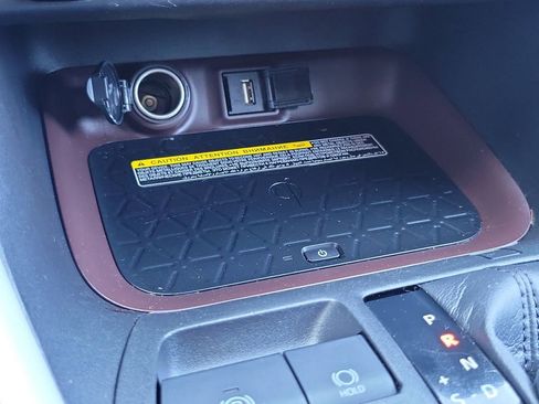 Used 2021 Toyota RAV4 Limited image 12