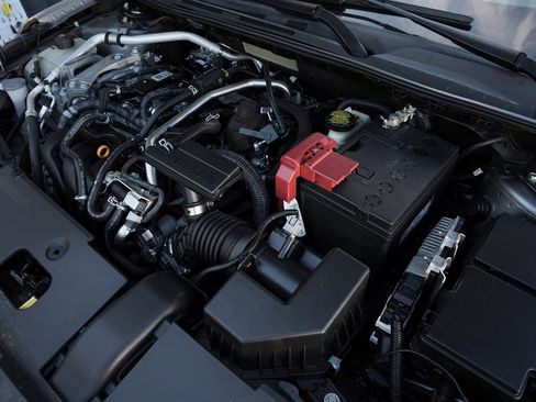 Used 2021 Nissan Sentra SV image 26