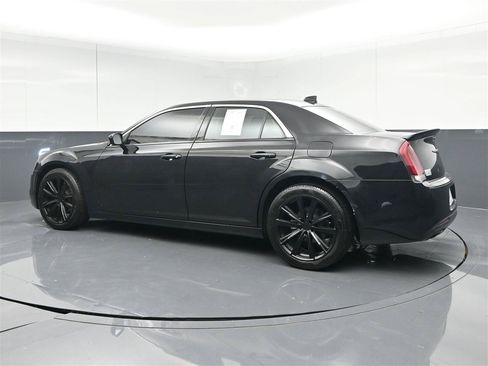 Used 2021 Chrysler 300 Touring w/ Sport Appearance Package RWD image 7