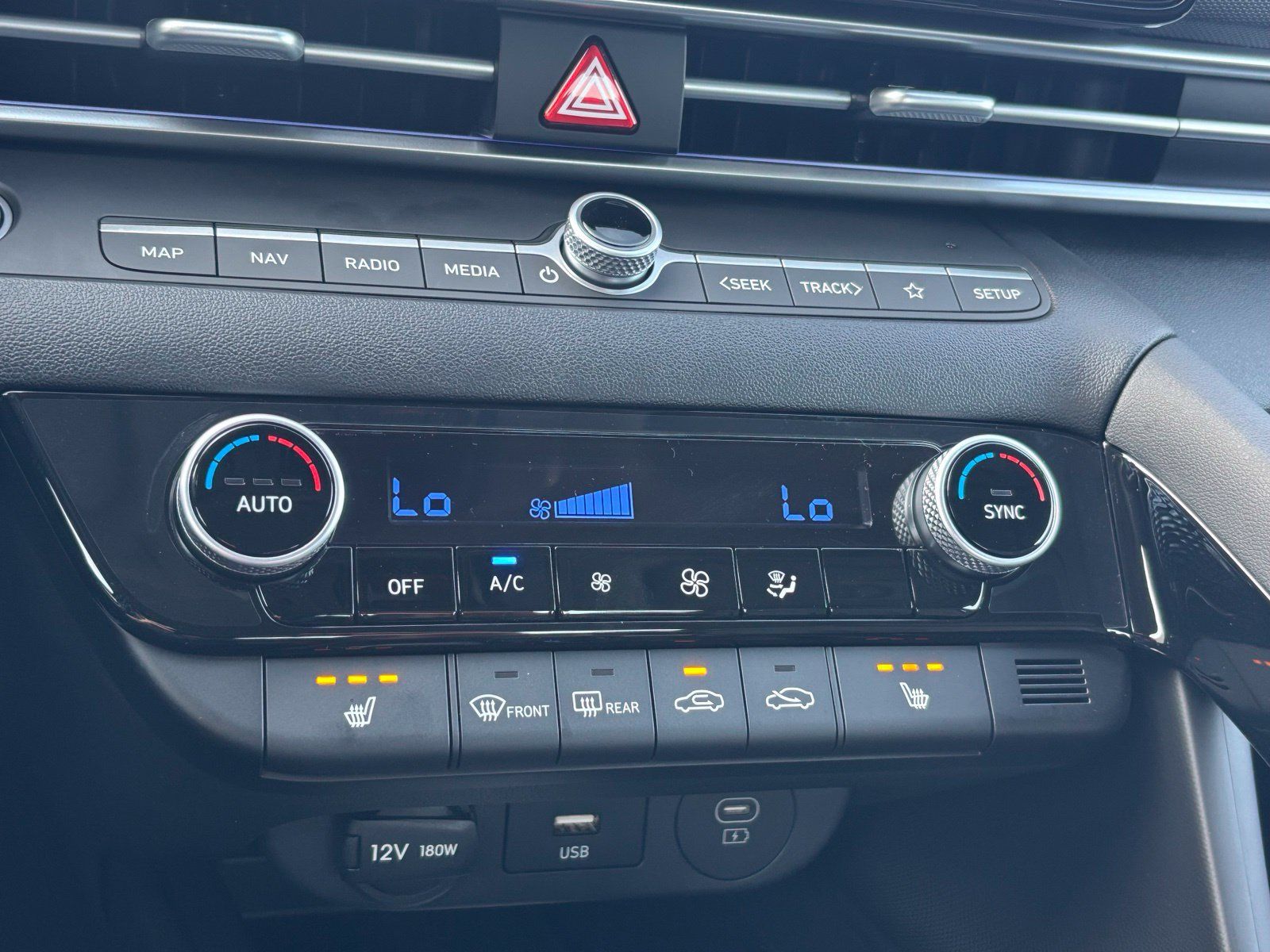 New 2026 Hyundai Elantra Limited FWD image 23