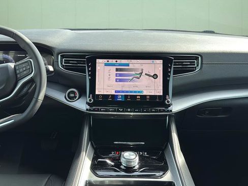 New 2026 Jeep Grand Wagoneer L 4WD image 23