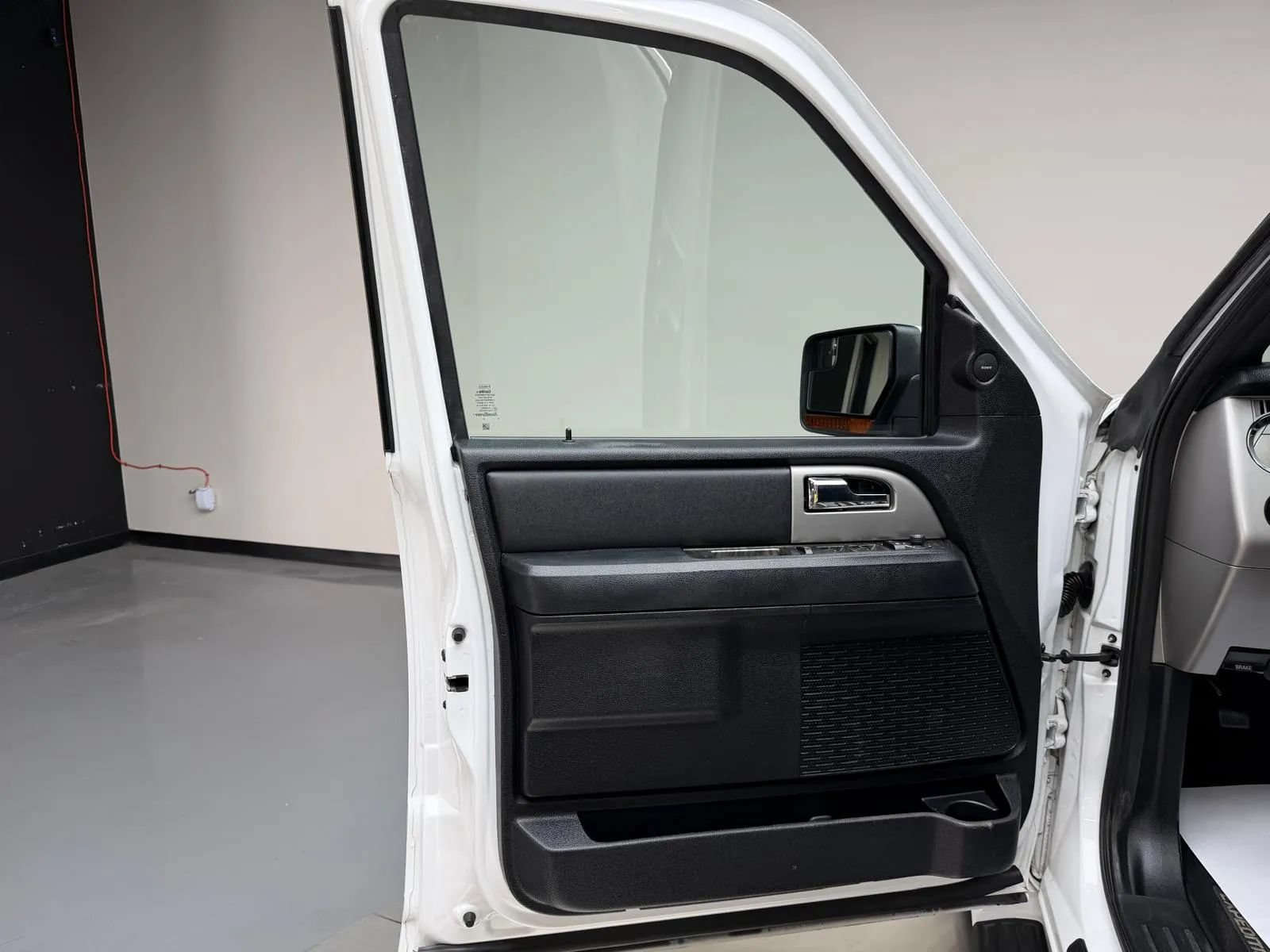 Used 2017 Ford Expedition EL Limited RWD image 28