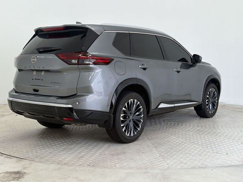Used 2024 Nissan Rogue Platinum w/ Platinum Premium Package FWD image 9