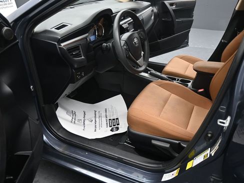 Used 2014 Toyota Corolla LE image 18