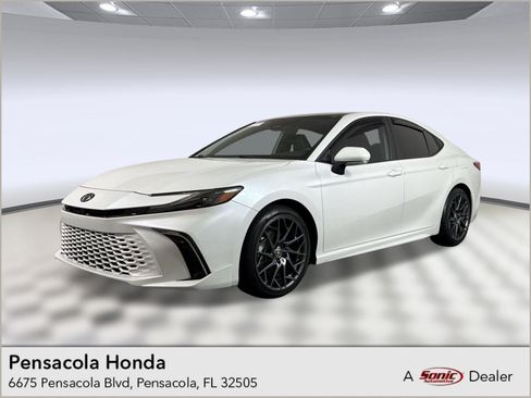 Used 2025 Toyota Camry XSE FWD image 1