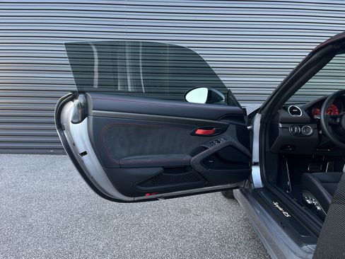 Certified 2025 Porsche 718 Boxster Spyder RS image 31