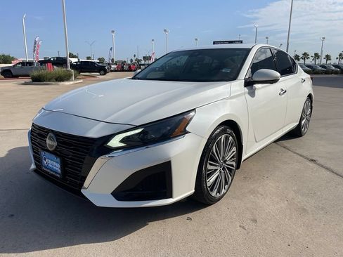 Certified 2023 Nissan Altima 2.5 SL FWD image 3