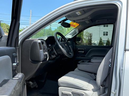 Used 2018 Chevrolet Silverado 1500 Custom w/ Custom Value Package RWD image 9