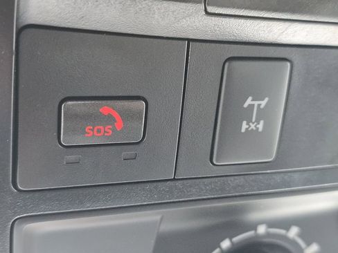 Used 2023 Toyota Tacoma TRD Off-Road image 6