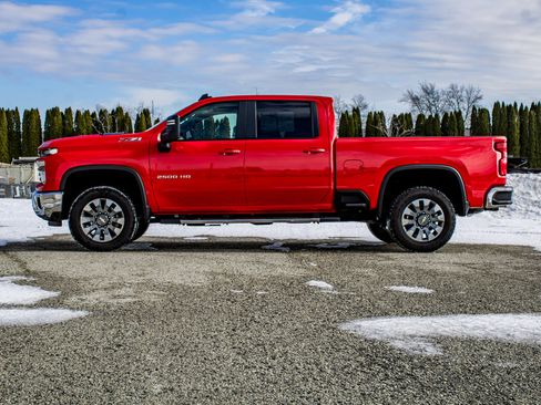 Used 2025 Chevrolet Silverado 2500 LT image 4