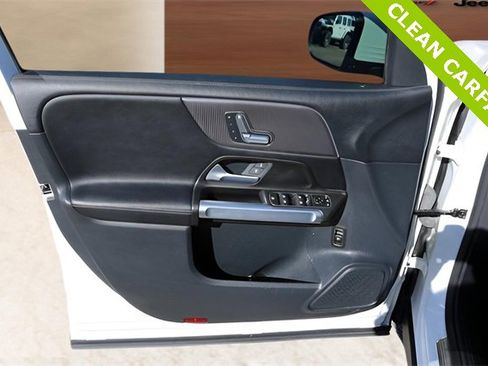 Used 2022 Mercedes-Benz GLB 250 image 11