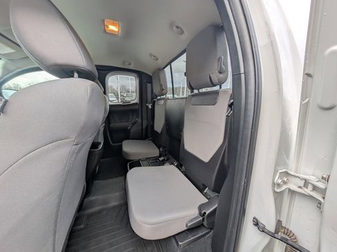 Used 2022 Toyota Tacoma SR image 16