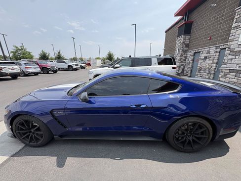 Used 2016 Ford Mustang Shelby GT350 w/ Technology Package RWD image 5
