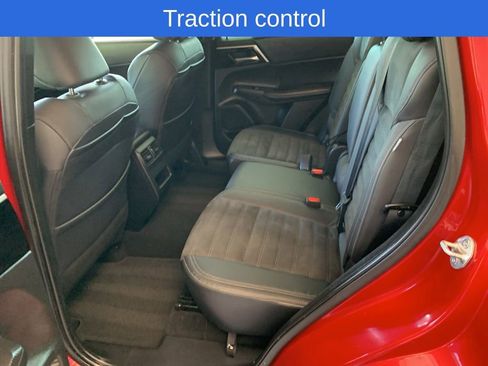 Used 2023 Mitsubishi Outlander SE Black Edition AWD/4WD image 11