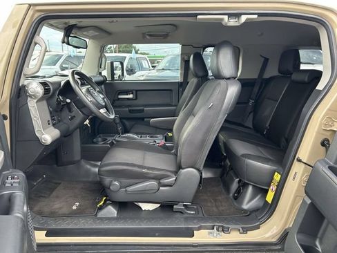 Used 2011 Toyota FJ Cruiser 2WD w/ Convenience Pkg image 13