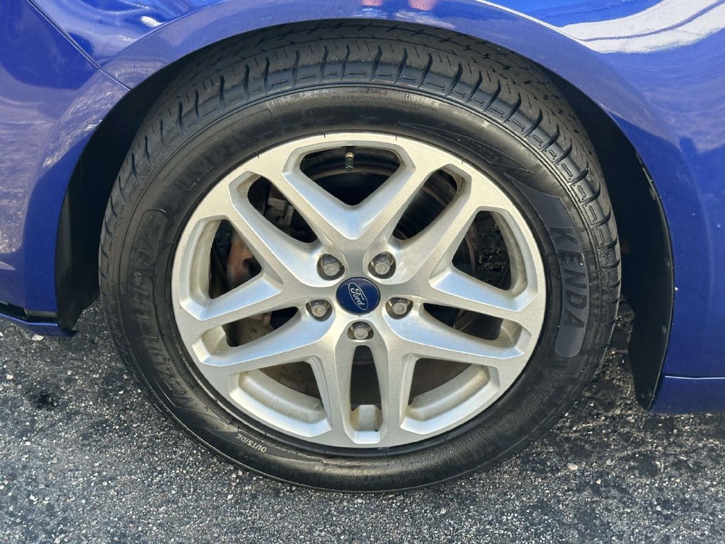 Used 2016 Ford Fusion SE FWD image 9
