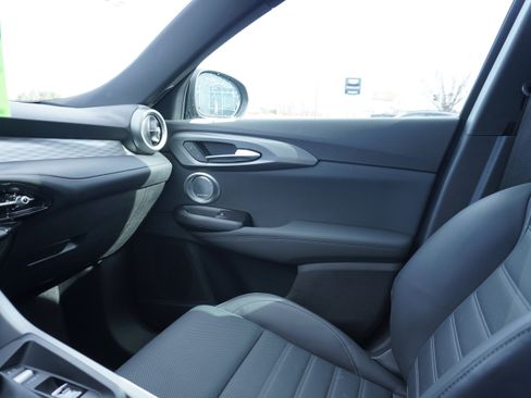 Used 2024 Alfa Romeo Tonale Ti image 16