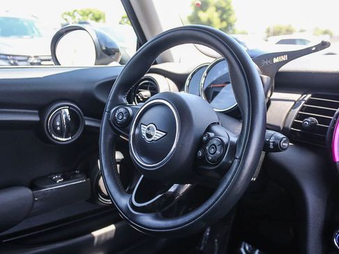 Used 2017 MINI Cooper 2-Door Hardtop FWD image 17