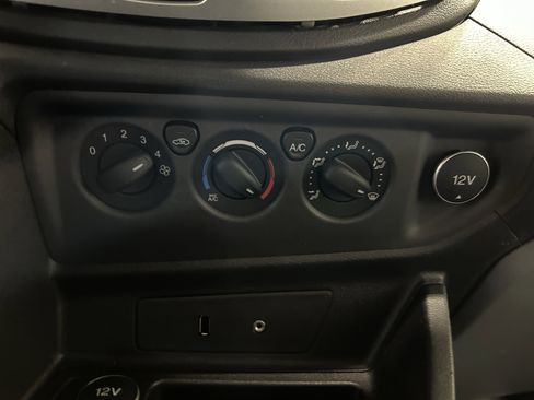 Used 2016 Ford Transit 150 XLT image 26