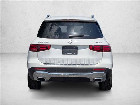 New 2026 Mercedes-Benz GLB 250 4MATIC image 8