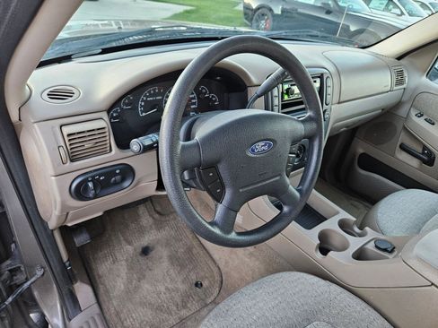 Used 2002 Ford Explorer XLS image 15
