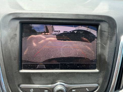 Used 2024 Chevrolet Equinox LS FWD image 18