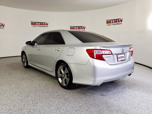 Used 2012 Toyota Camry SE image 2