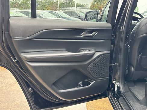 Certified 2024 Jeep Grand Cherokee L Laredo image 11