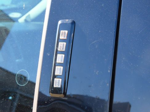 Used 2016 Ford F150 Lariat image 19