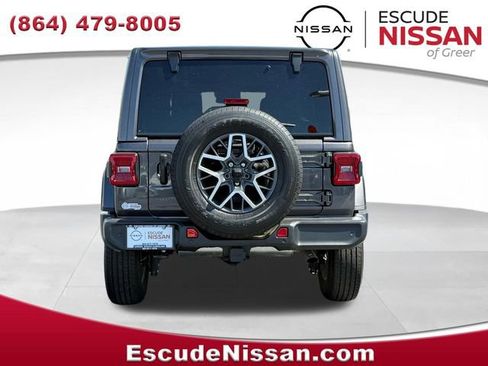 Used 2025 Jeep Wrangler Sahara image 4
