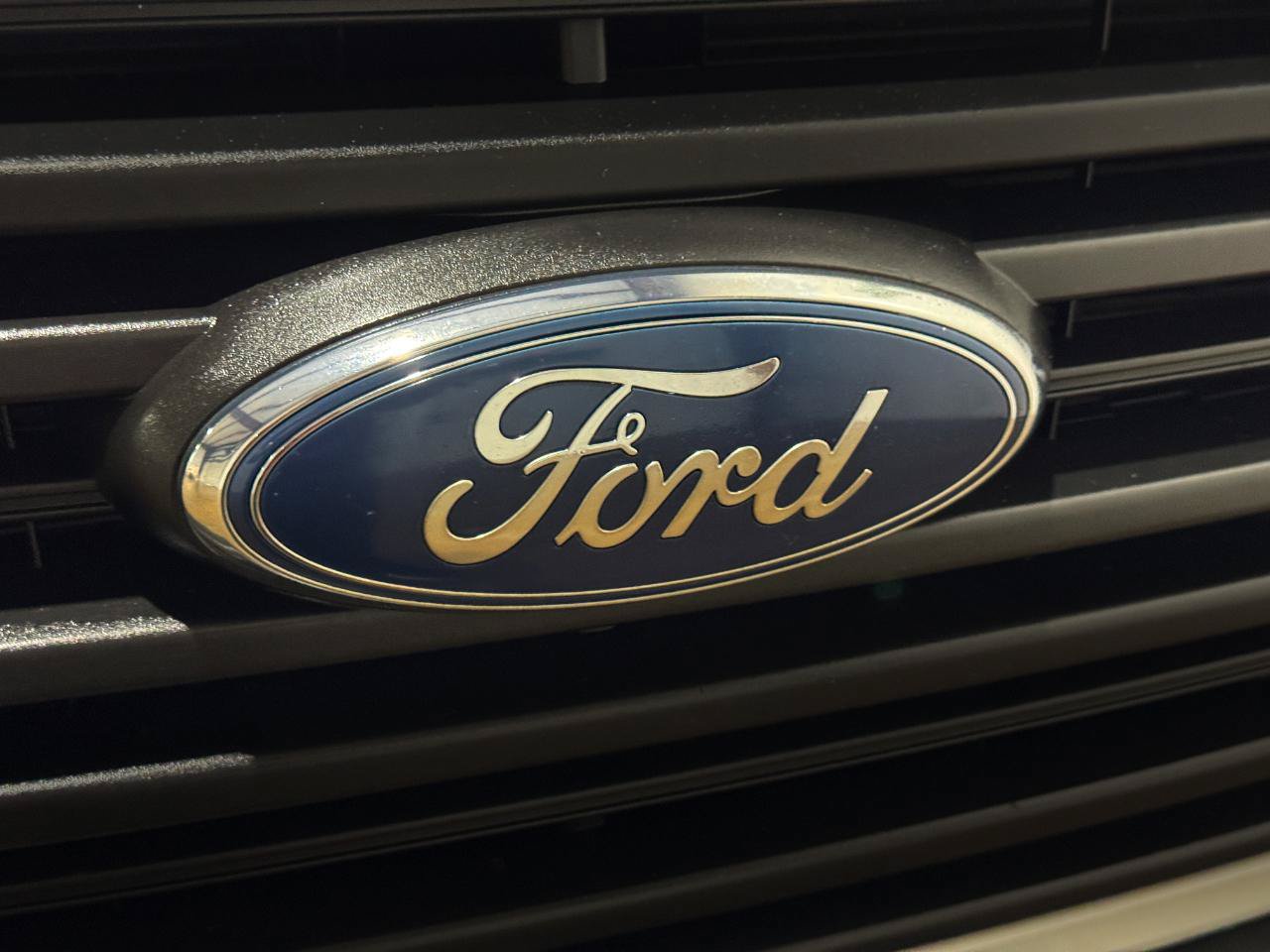 Used 2019 Ford Transit 150 130 Low Roof RWD image 28