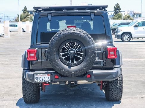 Used 2024 Jeep Wrangler Unlimited Rubicon AWD/4WD image 9