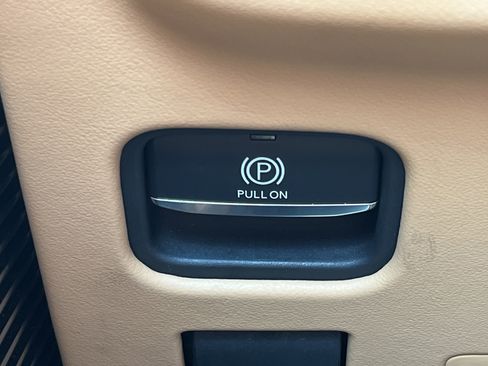 Used 2024 Jeep Grand Cherokee Summit AWD/4WD image 12