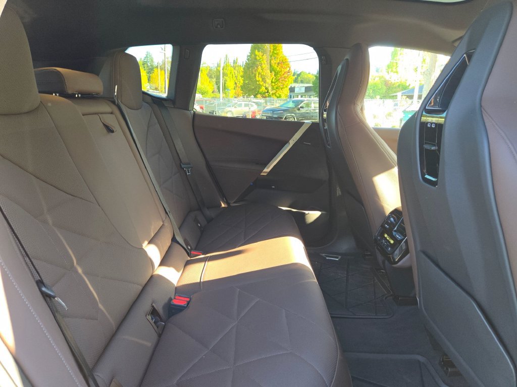 Used 2023 BMW iX xDrive50 w/ Convenience Package AWD/4WD image 12