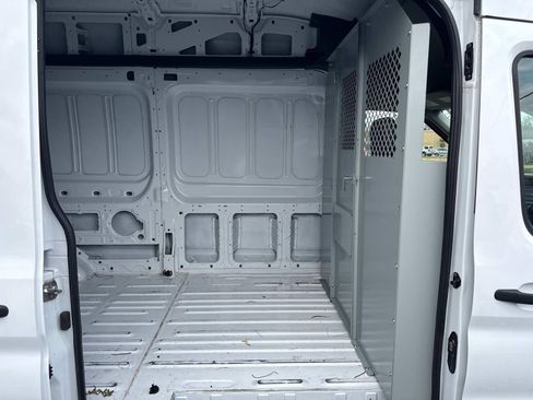Used 2023 Ford Transit 250 148 High Roof Extended image 8