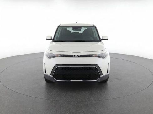 Used 2024 Kia Soul LX FWD image 2