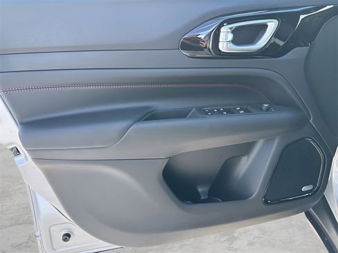 New 2026 Jeep Compass Trailhawk image 21