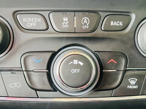 Used 2017 Jeep Cherokee Trailhawk w/ Cold Weather Group AWD/4WD image 18