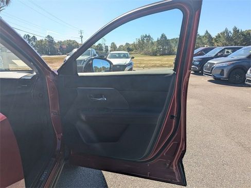 New 2026 Nissan Kicks SR w/ Illumination Package image 31