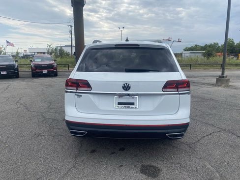 Used 2023 Volkswagen Atlas SE w/ Panoramic Sunroof Package image 4