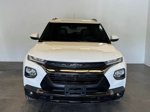 Used 2021 Chevrolet TrailBlazer ACTIV w/ Technology Package FWD image 2