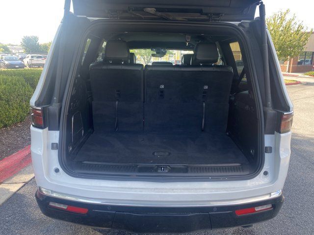 Used 2024 Jeep Wagoneer Series II w/ Flexible Seating Group RWD image 7