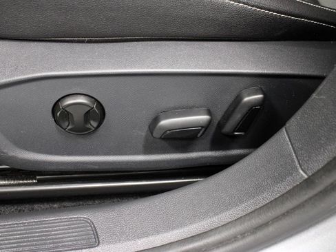 Used 2024 Volkswagen Jetta SE FWD image 24