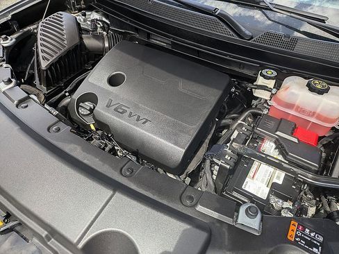 Used 2023 Chevrolet Traverse RS FWD image 41