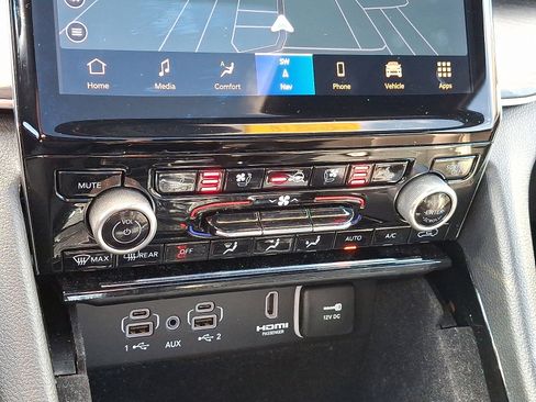 Used 2022 Jeep Grand Cherokee L Overland image 16